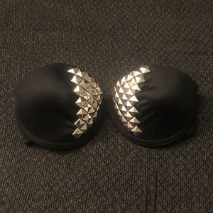 Strapless, studded bra